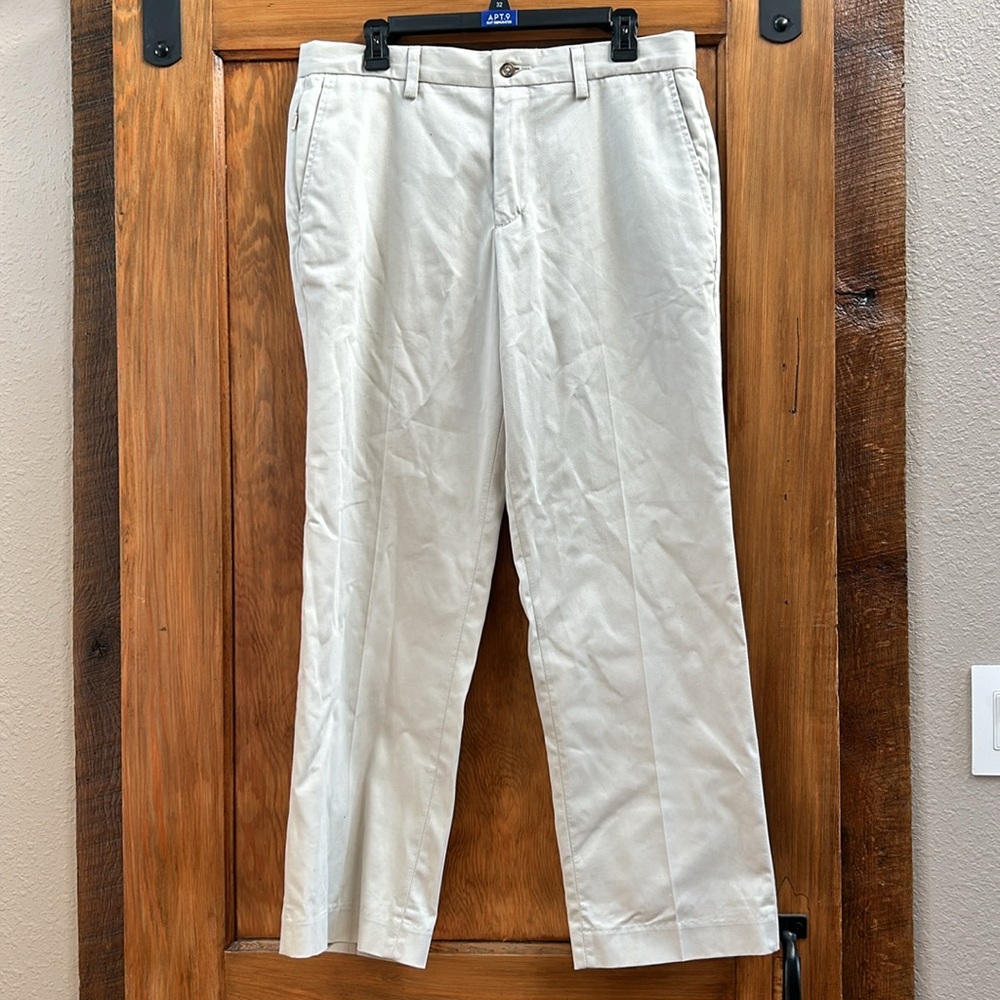 Men’s Ariat khaki dress pants. 33x30